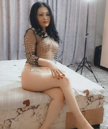 Живу в Москве и готова подарить тебе незабываемое время. У меня нет ограничений в качестве секс-услуг, я открыта для разнообразия. В моих объятиях ты почувствуешь истинную страсть и нежность. Прекрасно знакома с искусством массажа и глубокого орального удовлетворения. Мои клиенты остаются довольными и возвращаются ко мне снова и снова. Фото соответствуют действительности. Радость и наслаждение ждут тебя! 🌹 272, 23 года