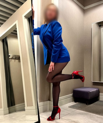 Соблазнительная блондинка приглашает в гости и подарит незабываемые моменты страсти и удовольствия. Мои формы и умения не оставят тебя равнодушным. Звони, не пожалеешь! 3255, 23 года